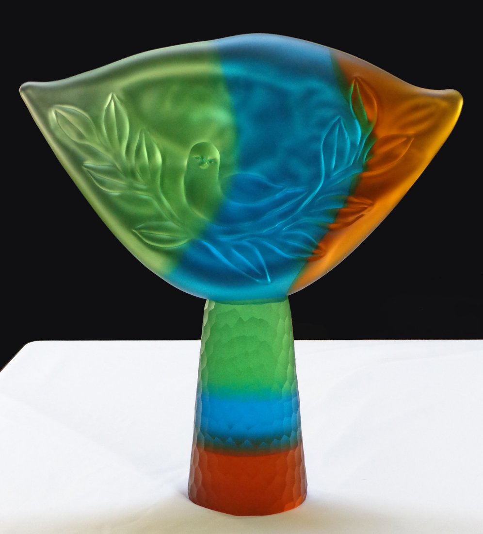 Habatat Richard Jolley Tabula Rasa Figure Art: Richard Jolley (American), Tabula Rasa Figure, 2002. 14” high. This sculpture combines several glass techniques including glass blowing, carving and acid polishing. Richard is one of the best glass 