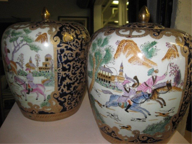 Pair of Oriental Ginger Jars with Lids: 13 inches including lid finial