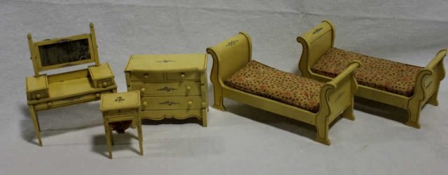 Tynietoy Dollhouse Yellow Sleigh Bed Bedroom Set: Pair of sleigh beds with original mattresses, bureau, vanity, & sewing table with original bag.