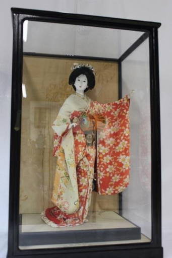 Japanese Geisha Doll In Glass Enclosed Display Box