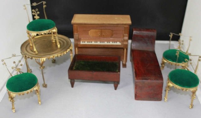 Collection of Vintage & Antique Dollhouse Items: Tallest approximately 4 inches.