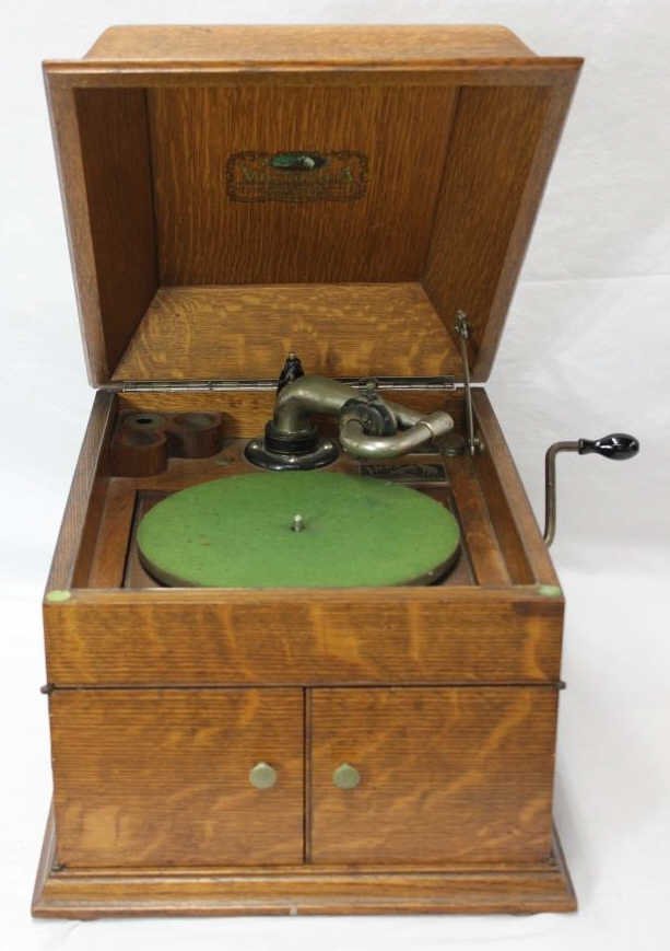 Antique Victrola Victor Talking Machine Phonograph: Height 13 Inches Width 18 Inches Depth 15 Inches