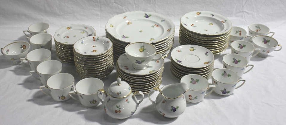 Eschenbach Bavaria Germany Baronet Dinner Service: 10 Dinner Plates, 11 Soup Bowls, 12 Cake Plates, 12 Berry Bowls, 12 Coffee Cups, 3 Tea Cups, Sugar & Creamer, 7 Coffee Cup Saucers, 12 Tea Cup Saucers. Diameter of dinner plates 10 inches.