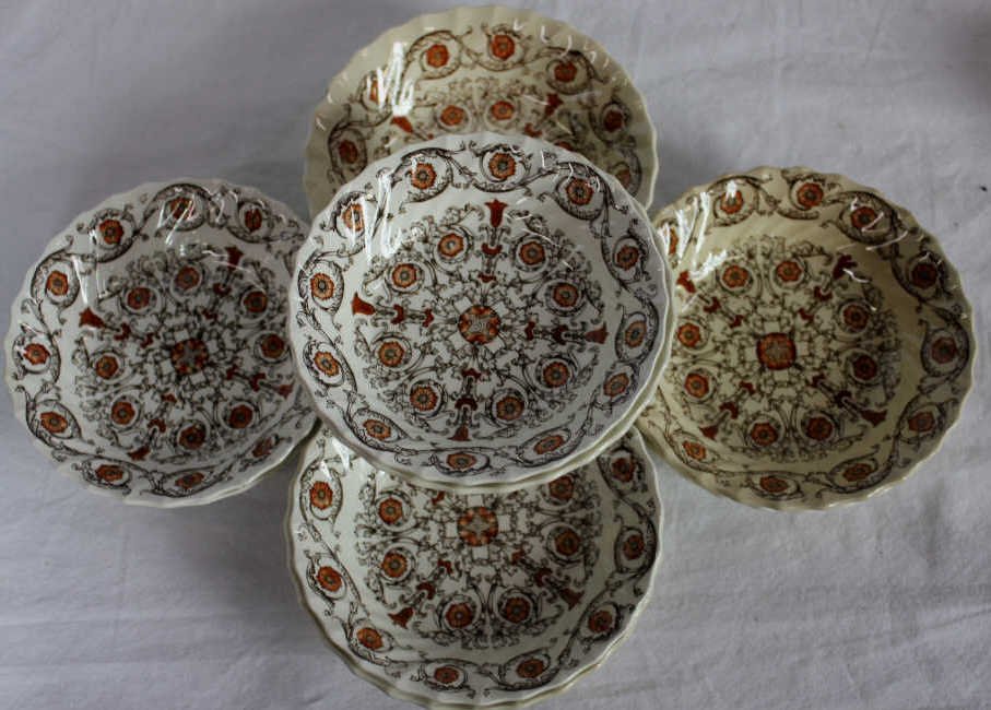 Antique Set of 10 Spode Sorento Pattern Bowls: Diameter 5.5"
