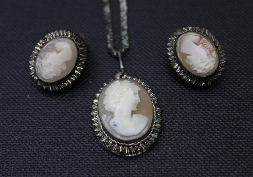Antique Italian Cameo & Silver Necklace & Earrings: Stamped 800. Length of chain 18 inches.