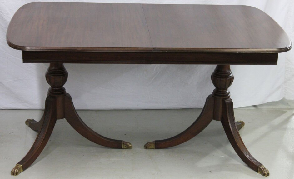 Vintage Mahogany Thomasville Sheraton Dining Table