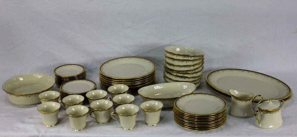 64 Piece Lenox Eclipse Dinner Service: 10 dinner plates, 10 salad plates, 10 bread plates, 10 saucers, 10 teacups, 8 bowls, 1 large serving bowl, 1 oval serving dish, 2 oval platters, creamer and sugar bowl. Execellent conditiom Execellent