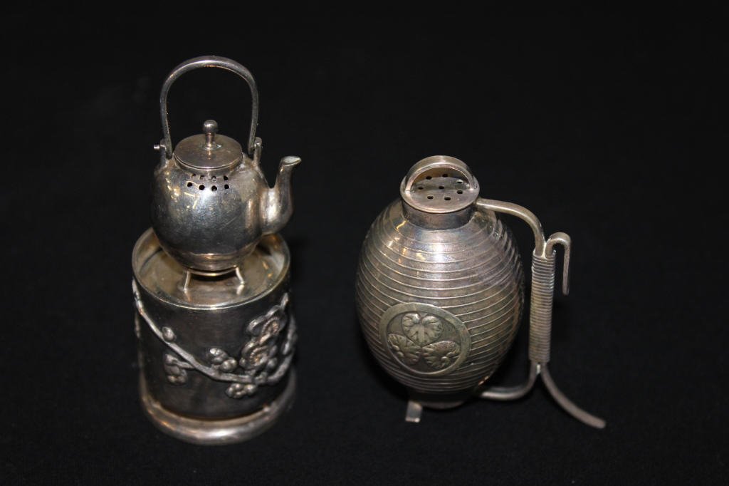 Pair of Sterling Silver Teapot Form Salt/Pepper: Hallmarked on Bottom Height 3 Inches 70.7 gr