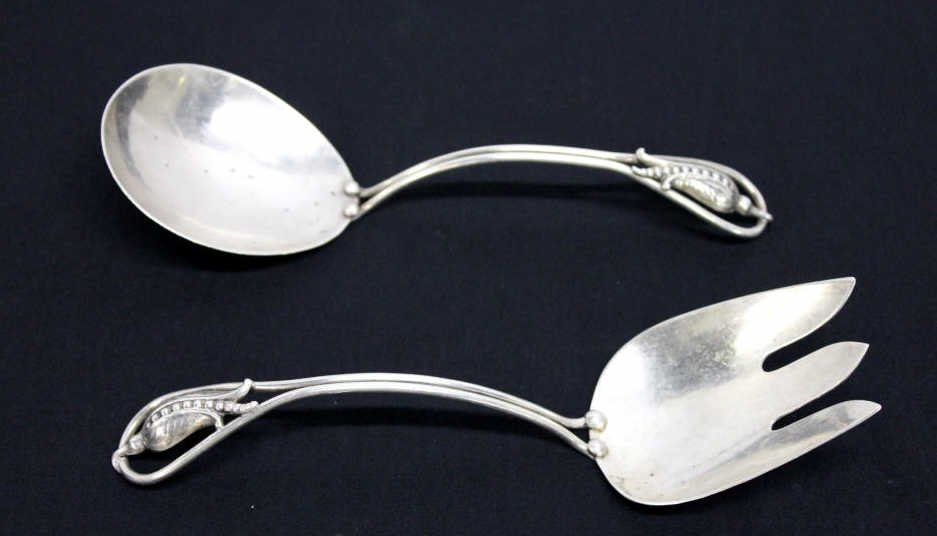 CARL POUL PETERSEN Sterling Salad Set: approx 102. dwt approx 158g Hallmarked CARL POUL PETERSEN (1895-1977), CANADIAN Length approx 9 Inches