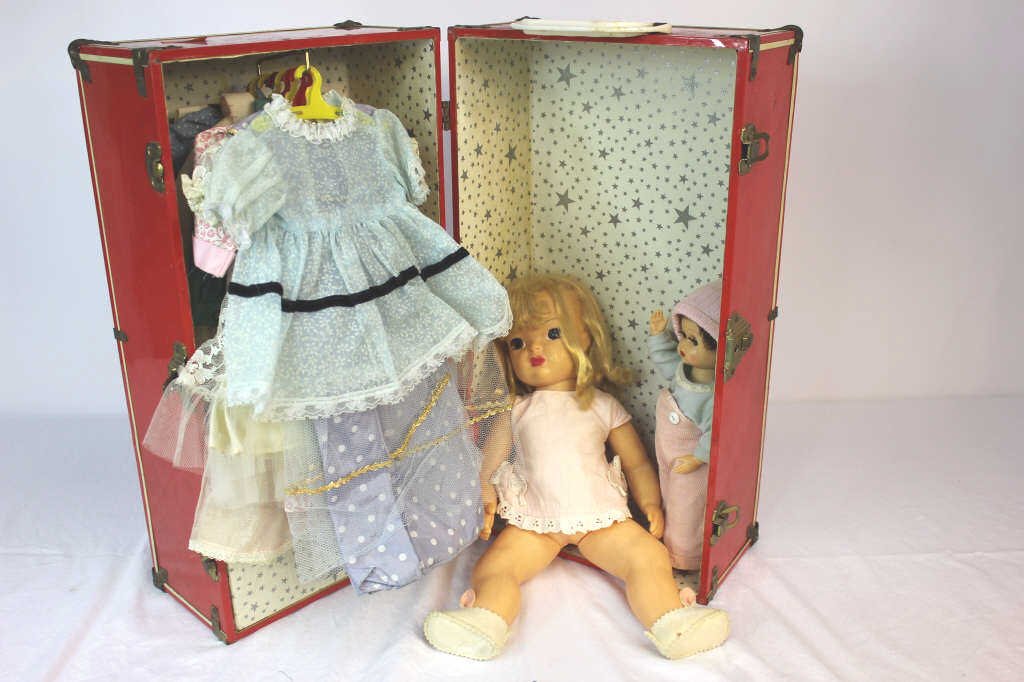 Vintage Terri Lee Dolls with Wardrobe and Clothes (1 of 6)