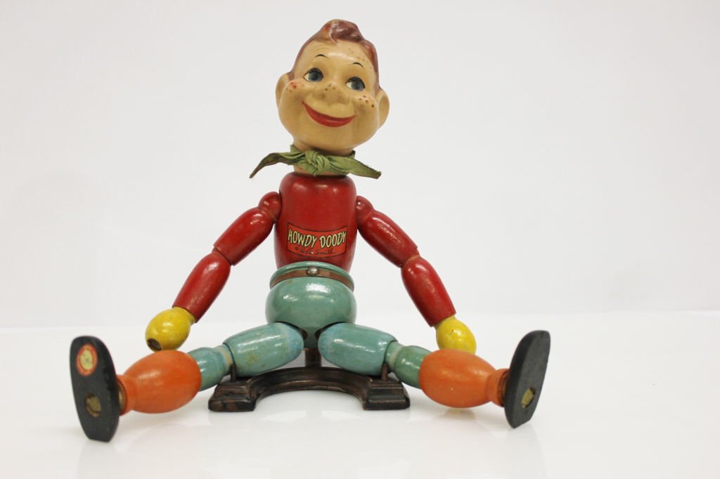 HOWDY DOODY Wood and Composition Doll (1 of 7)