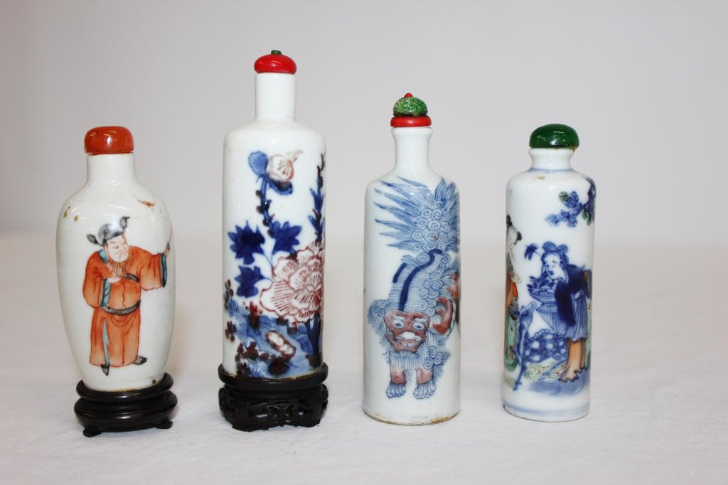 Four Chinese Blue/White Porcelain Snuff Bottles (1 of 9)