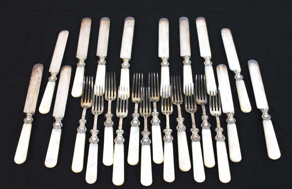 Vintage Mother Of Pearl Handled Cutlery (1 of 5)