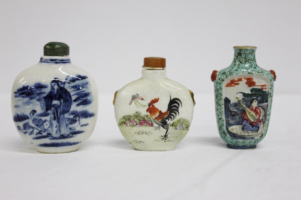 Three Antique Porcelain Chinese Snuff Bottles (1 of 7)