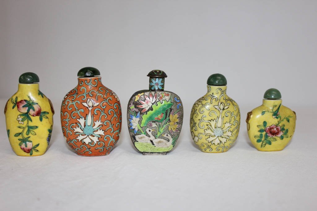 Five Chinese Antique Cloisonne Snuff Bottles (1 of 8)