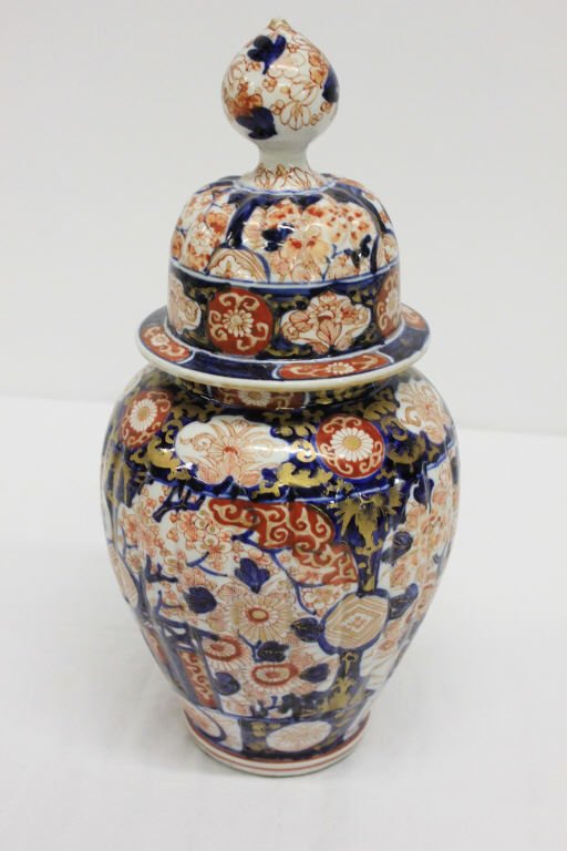 Antique Japanese Imari Jar (1 of 6)