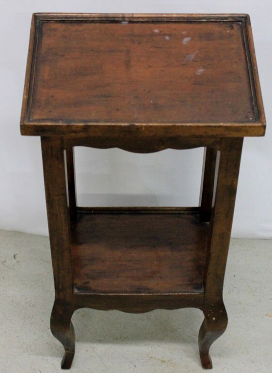 Small Mahogany 2-Tier Occasional Table (1 of 6)
