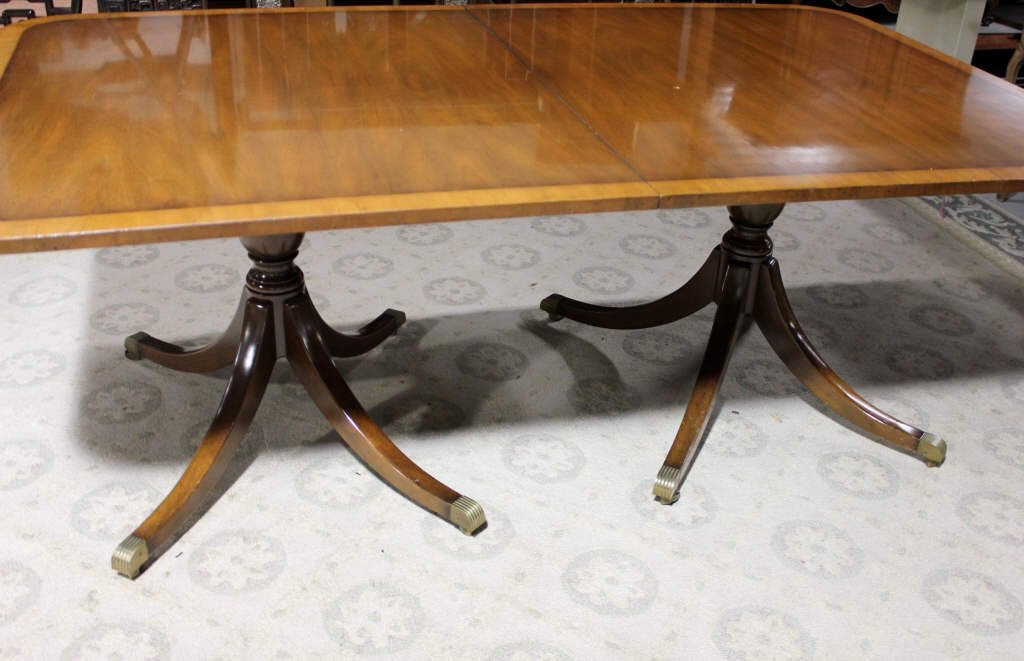 Kittinger Mahogany Banded Dining Room Table