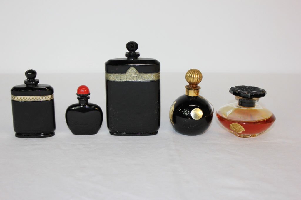 5 Vintage Caron Perfume Bottles inclu. 2 Factices (1 of 6)