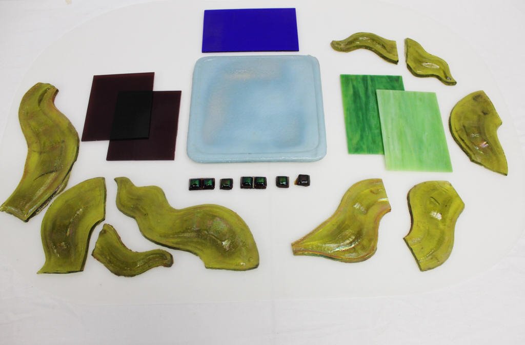 22 Assorted Tiffany Glass Tiles (1 of 8)