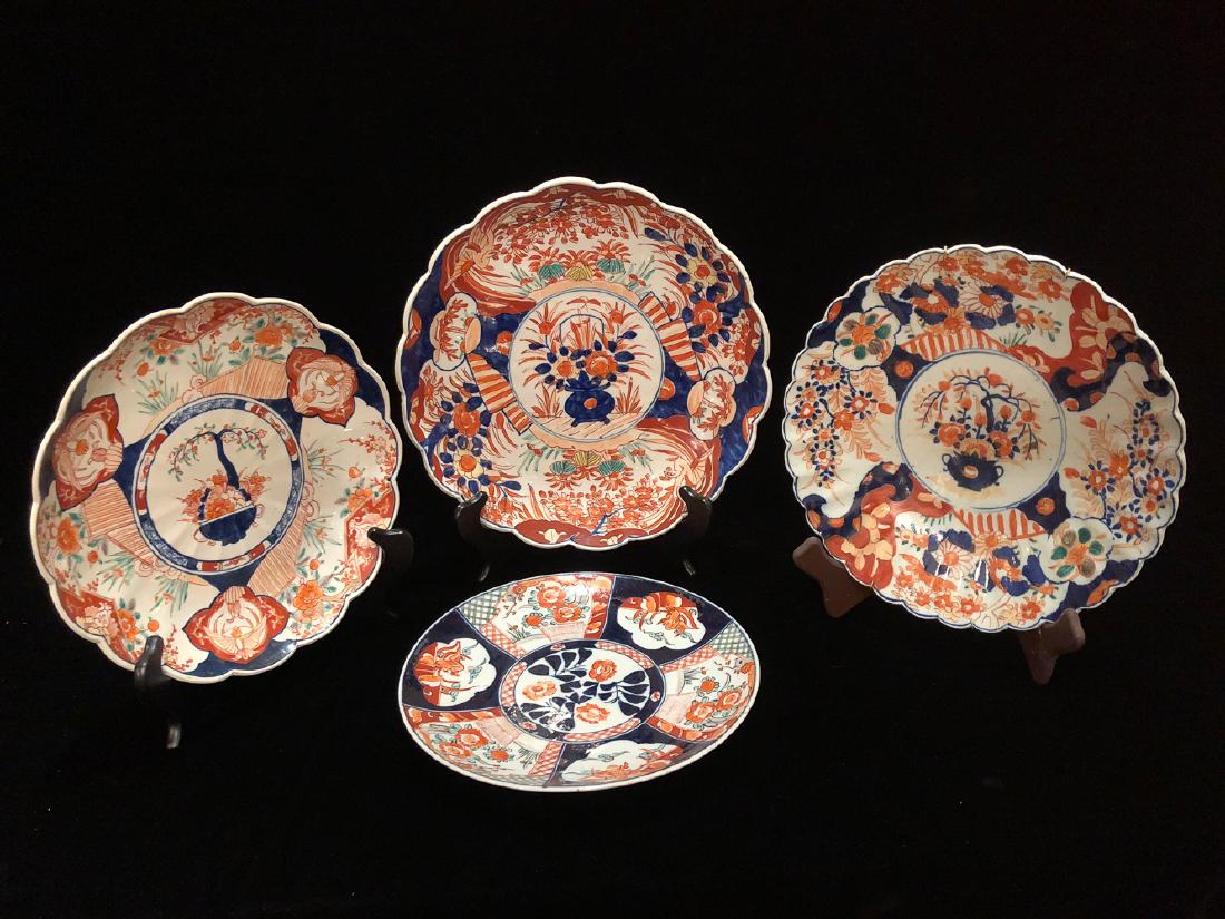 4 Antique Japanese Imari Chargers. (1 of 2)