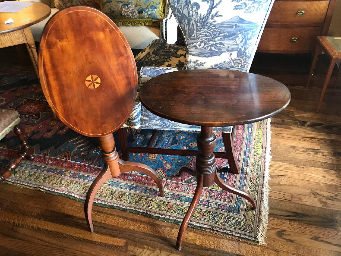 2 Period American Candle Stands. (1 of 4)