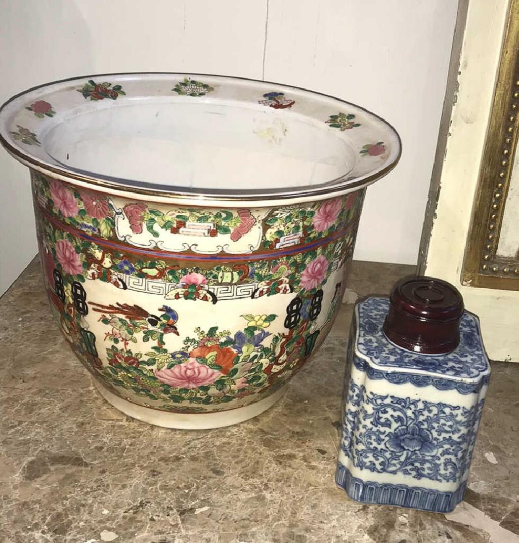 Lot Of 2 Oriental Pottery Pieces (1 of 6)