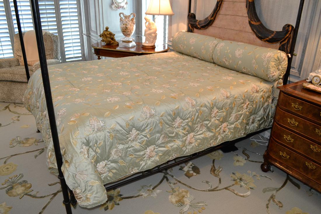 Silk Bed Spread With 2 Pillows. (1 of 2)