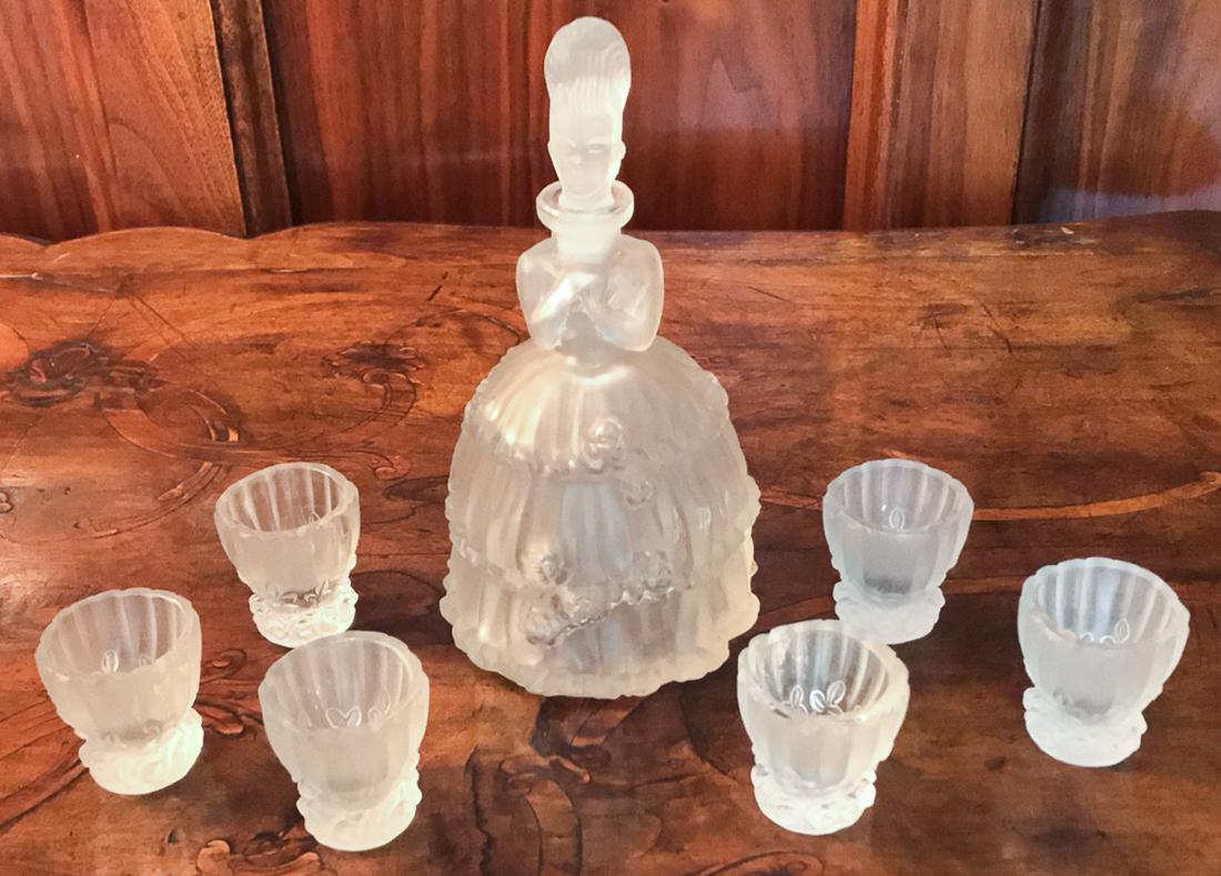 Lalique style Decanter & Six Cordials.: Fine Crystal copies, Signed Lalique, France. 6H. Excellent Condition. Czech made.