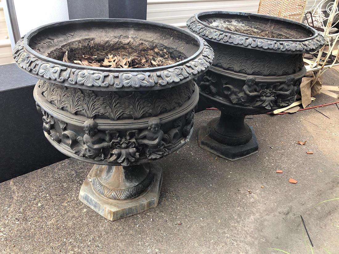 Nice pair of antique garden urns (1 of 3)