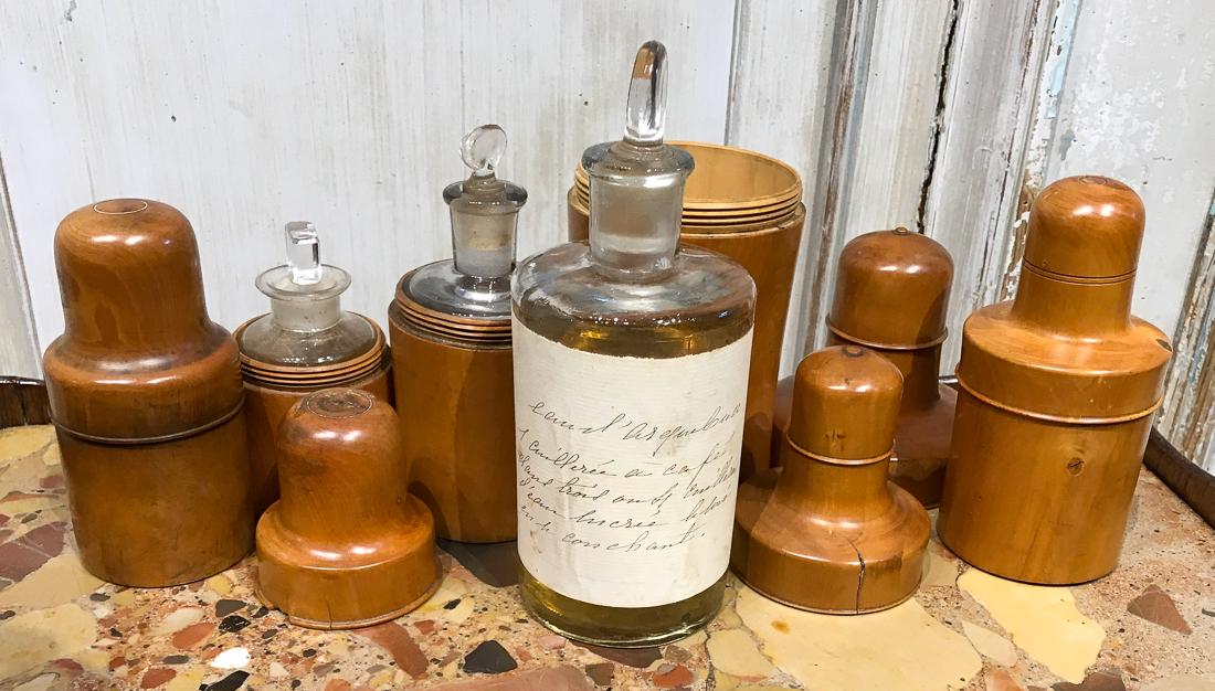 5 Antique French Bottles. (1 of 2)