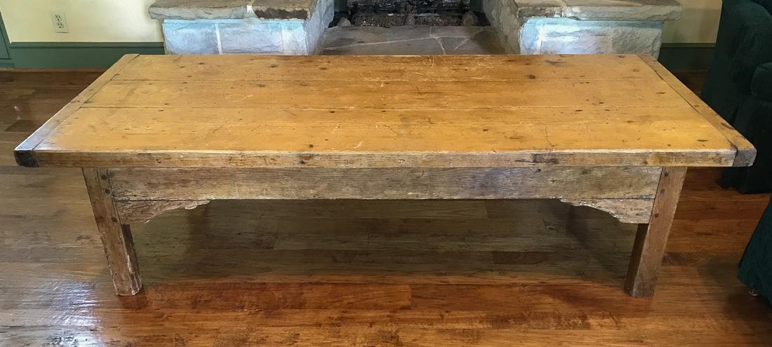 French Pine Coffee Table. (1 of 4)