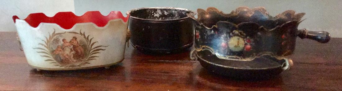 3 Tole Cachepots. (1 of 4)