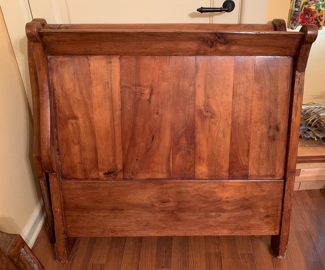 19th C. French Walnut Daybed. (1 of 3)