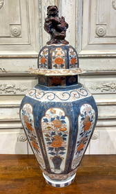 A Large Chinese Porcelain Temple Vase (1 of 5)