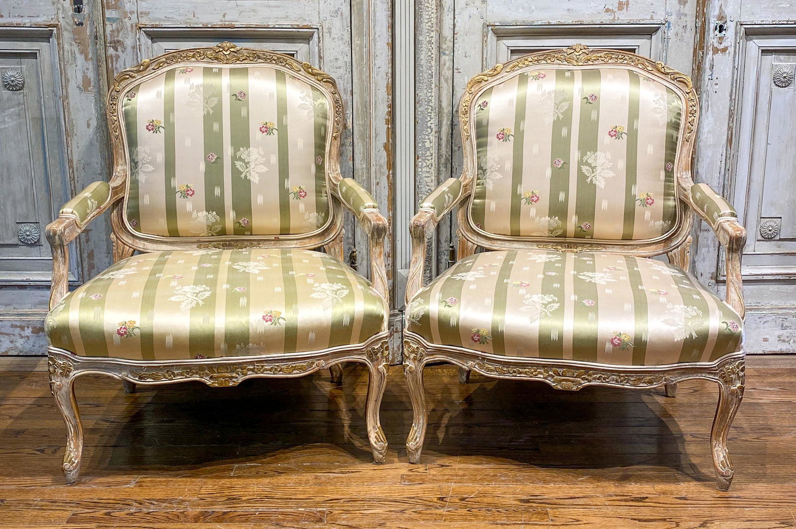 Pair Of French Louis XV Style Bergeres: High End Upholstery 26x33x42h 20c