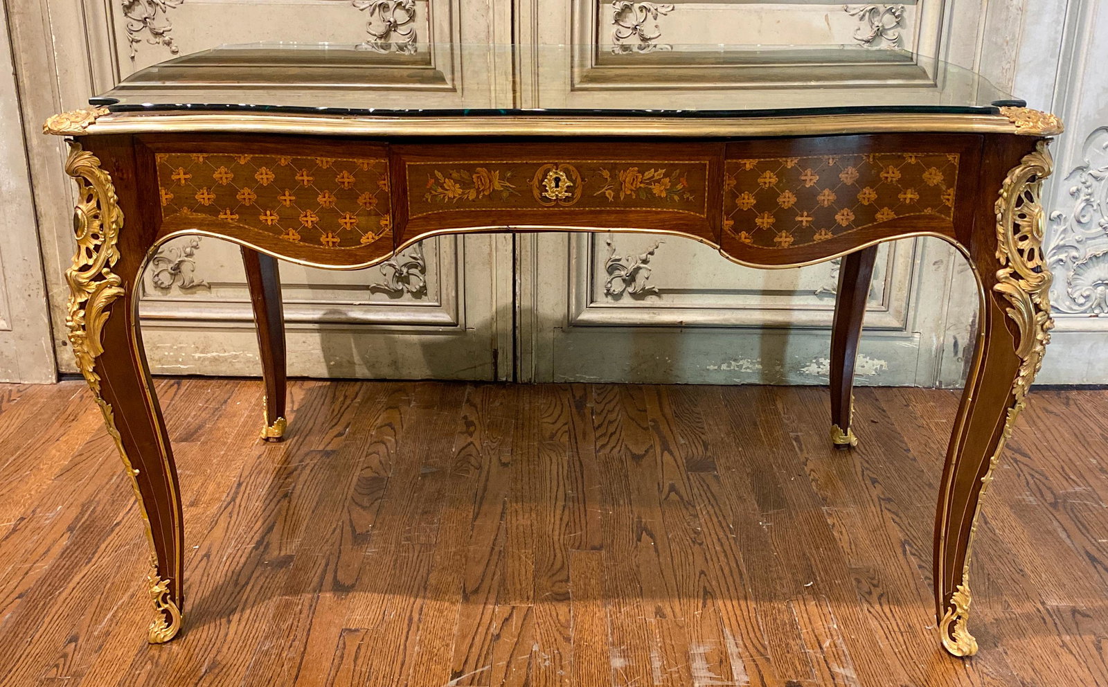 A French Louis Xv Kingwood Bureau Plat: 19th C French Inlaid Desk With Bronze Mounts And Fitted With Glass Top,also with intricate marquetry inlays and bronze mounts, very high quality See Photos For Good Condition 50x32x30