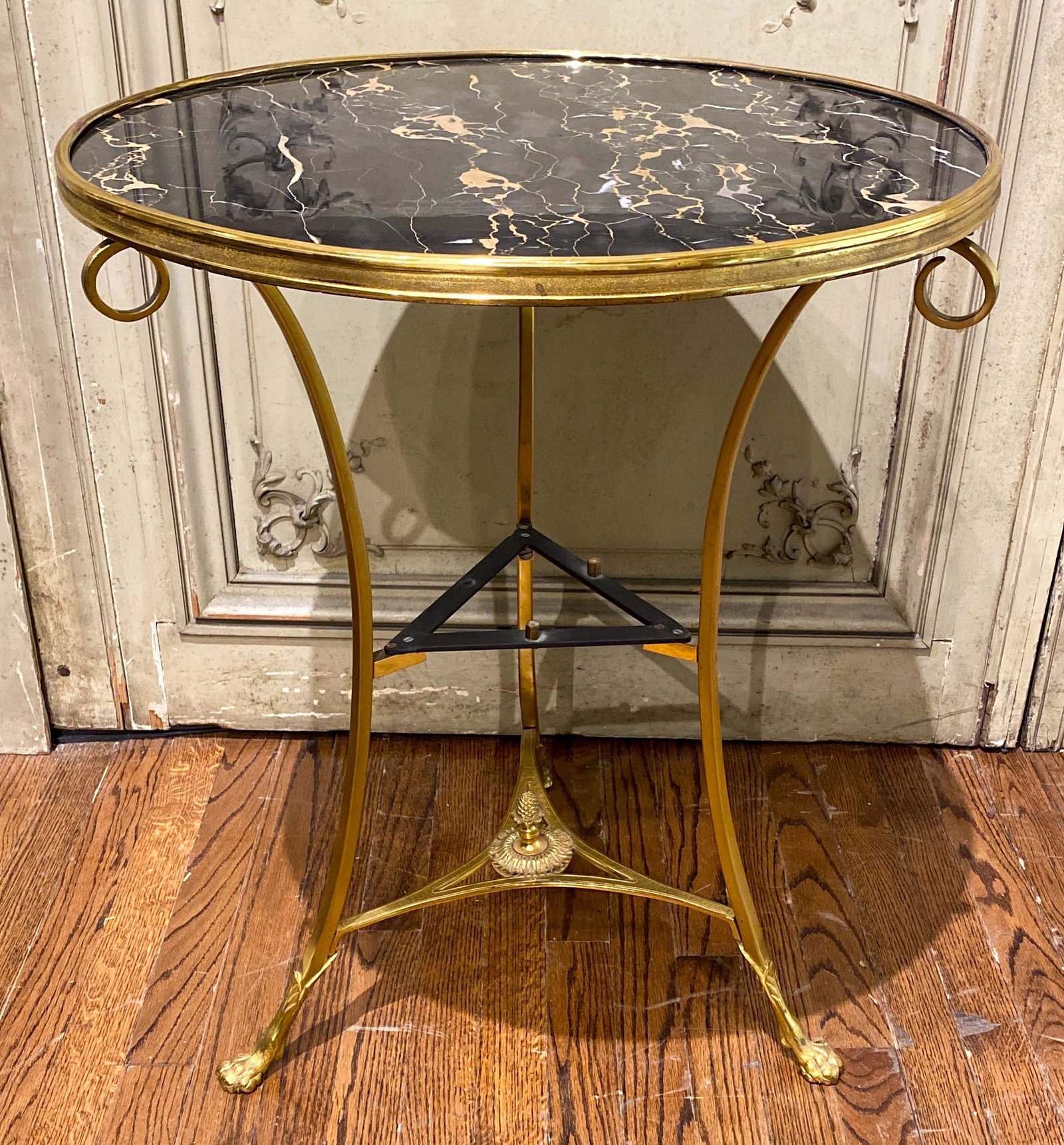 Small Brass Gueridon With Marble Top: 20c 23x28 Lower Shelf Missing