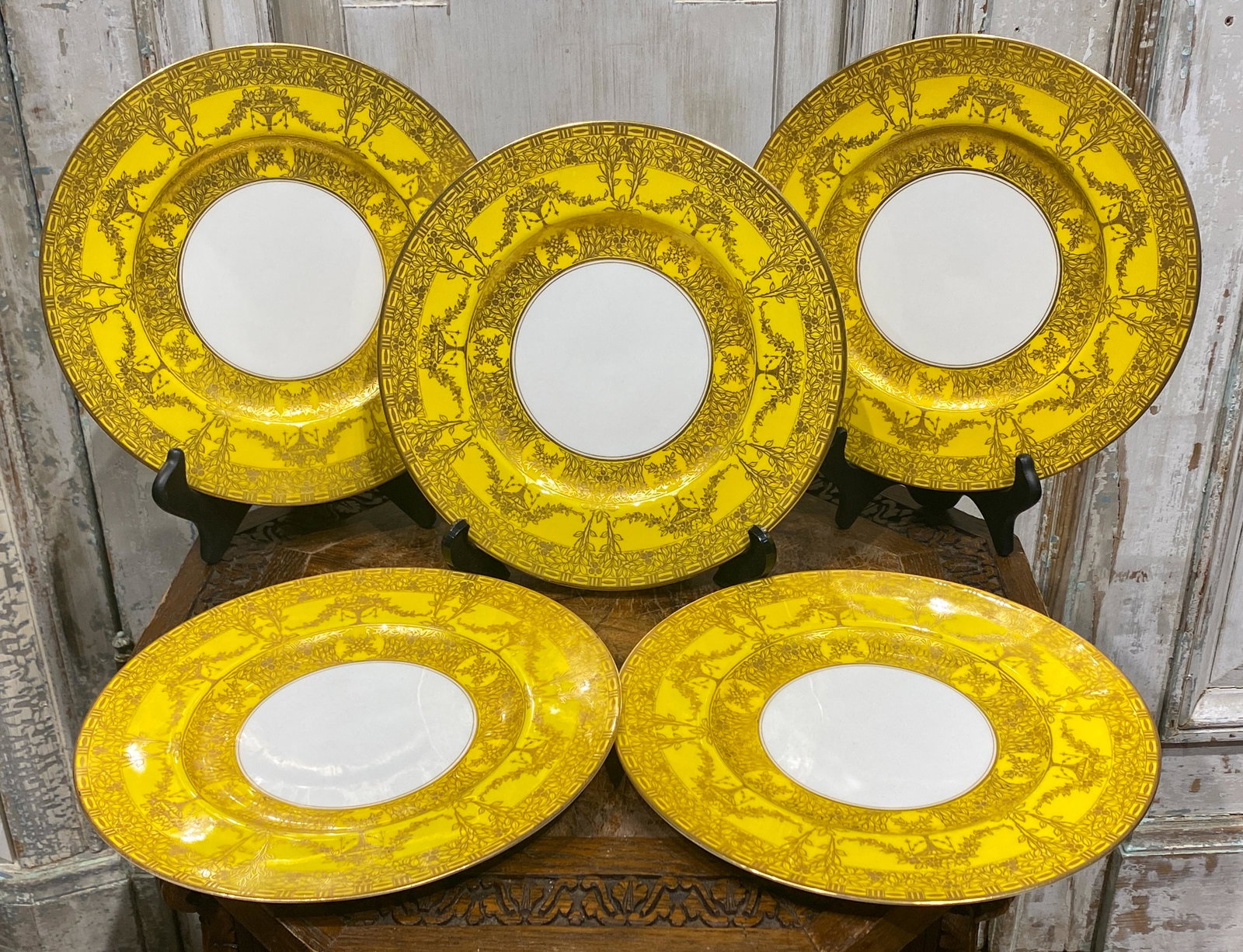 5 Royal Worcester Dinner Plates: See photos for good condition