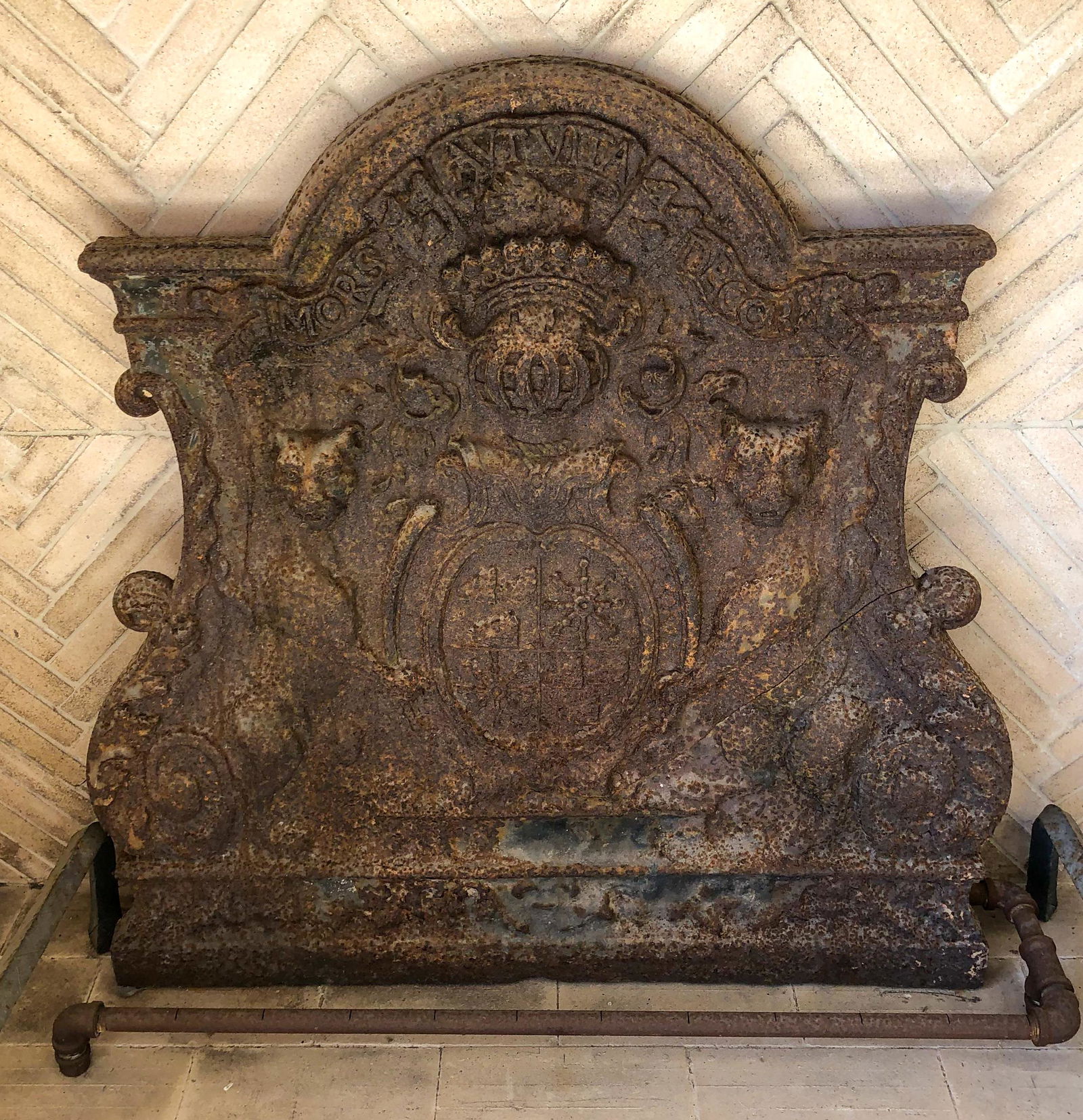 Heavy French Antique Iron Fire Back: 33 X 33