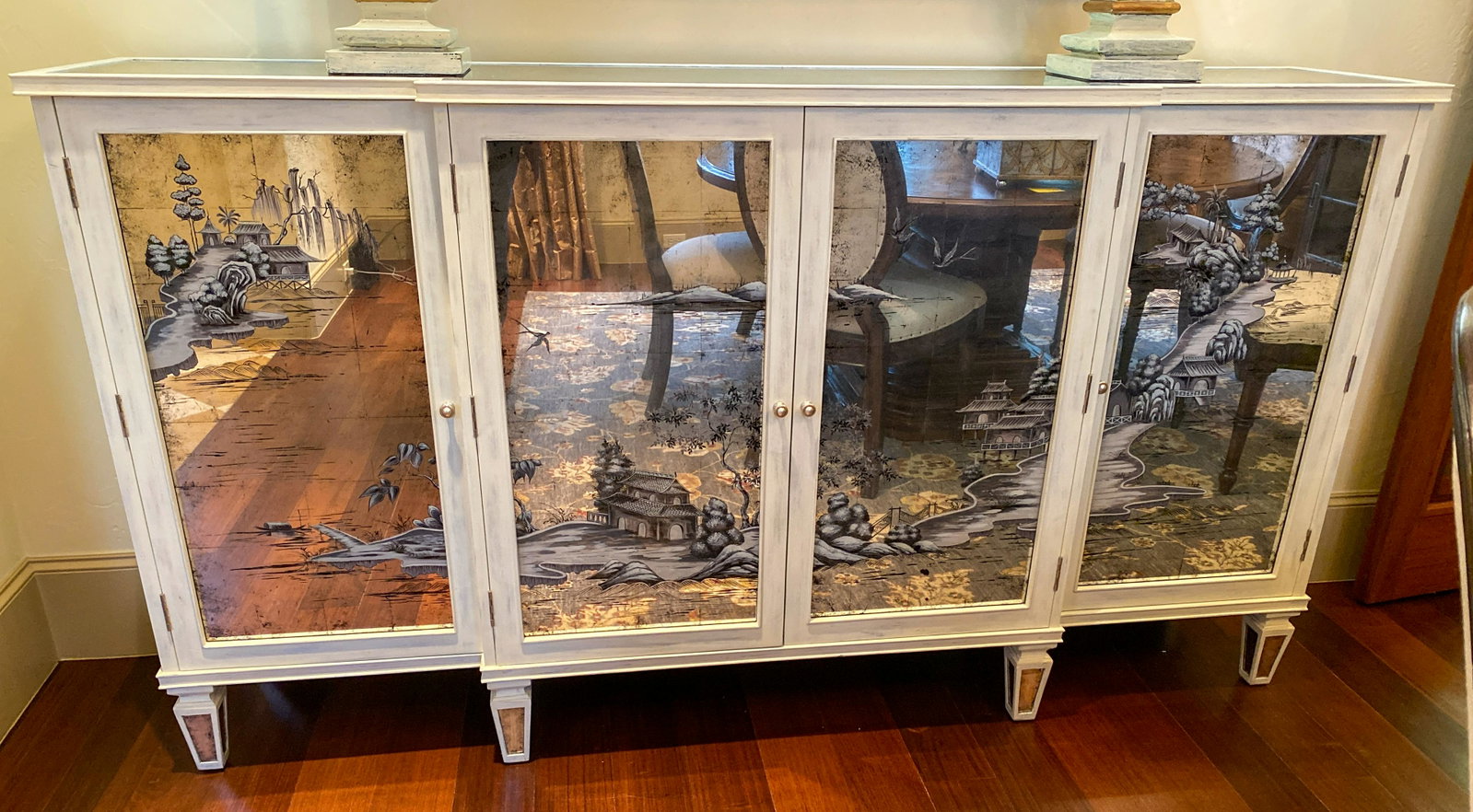 John Richard Mirrored Chinoiserie Credenza: 78 x 18 x 42.5 Excellent condition, clean