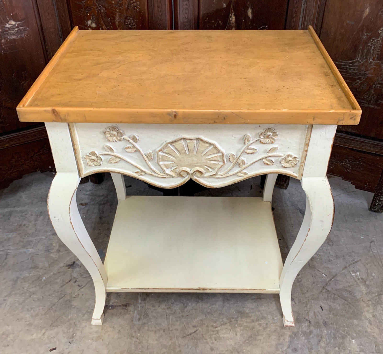Modern Provincial Painted Table: .