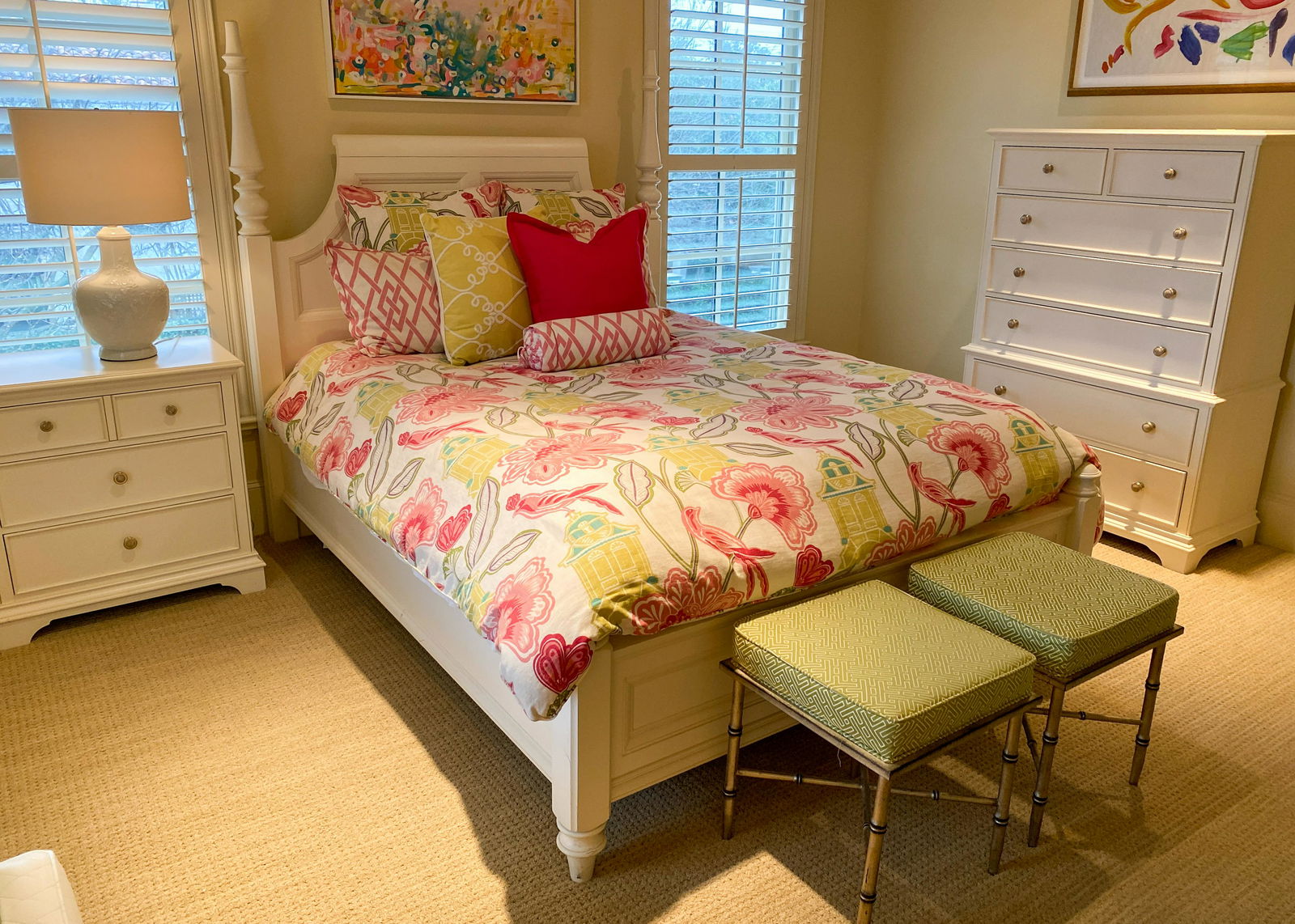 Thomasville Bedroom Suite: 3 Pc Suite: Bed 87 X 70 H X 67w; Bedside Chest 30 X 32 X 17; Chest Of Drawers 41 X 19 X 59. Excellent Condition