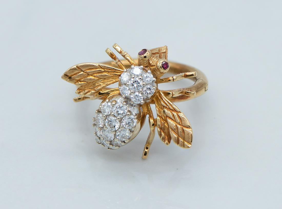 Andrew Clunn Bee Scarf Keeper In 18k Gold: 18.46 Grams, 1.70 Cts Diamonds. (side Note: Be Sure To View The Hermes Scarves Later In This Auction.)