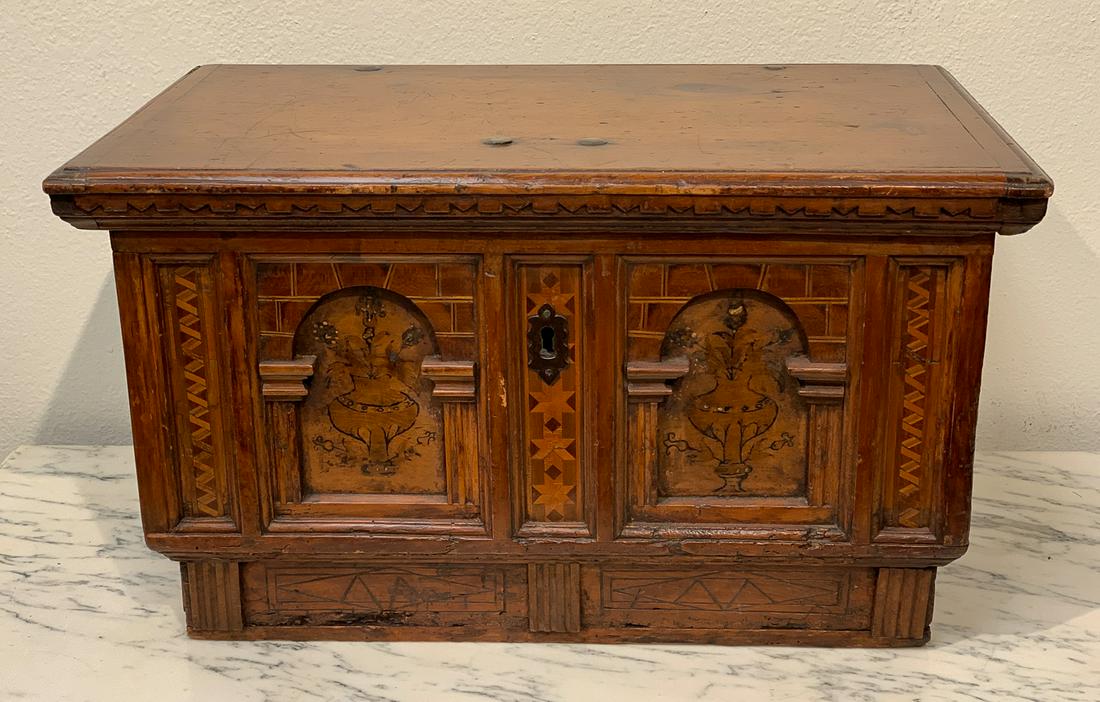 18th Century Colonial Casket: With Iron Handles, Arched Front With Parquetry Inlays And Painted Vases With Flowers. 20.75w X 12.75d X 11.5h. See Photos For Condition Commensurate With Age.