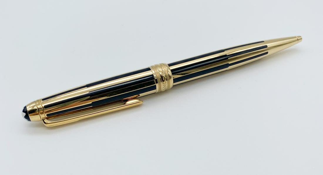Montblanc Gold Plated Black Lacquer Writing Instrument: Meisterstuck Solitaire Yellow Gold Plated Ballpoint. C2005. Some Microscratches and Slight Scratching From Use. Inspect Photos.