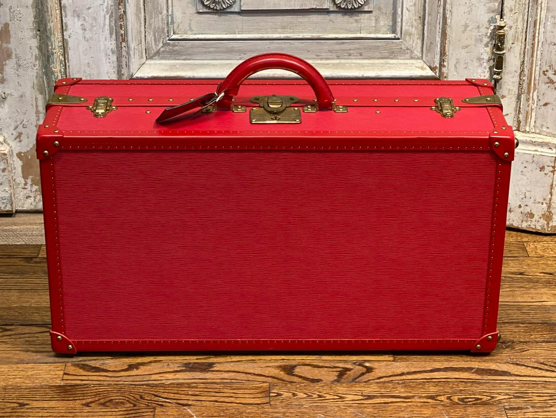 Louis Vuitton Red Epi Gemine Shoe Case: Extremely Rare Shoe Trunk With Keys And Luggage Tag. Apparently Never Used For Travel. Very Good Condition, Complete. See Photos For A Few Scuffs And Marks As Pictured- Mostly At Corners. This Auction