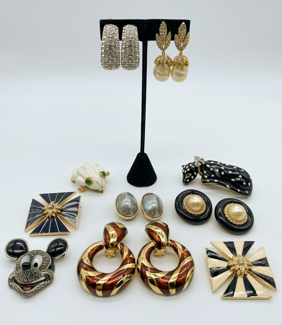 Group Lot Of Ciner With Judith Jack Mickey Pin: Mickey Mouse Is Sterling With Mop Eyes. All Marked. One Pearl Dangle Has Damage To Rear Side Of Earring, See Photos. Otherwise All Others In Good Vintage Condition.