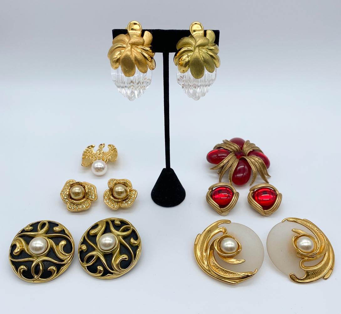 Inna Cytrine And Oscar De La Renta Group: Clip Earrings And 2 Pins. Eagle By Ann Hand. Flower Earrings Marked Replica Italy. Good Vintage Condition. All Properly Marked.