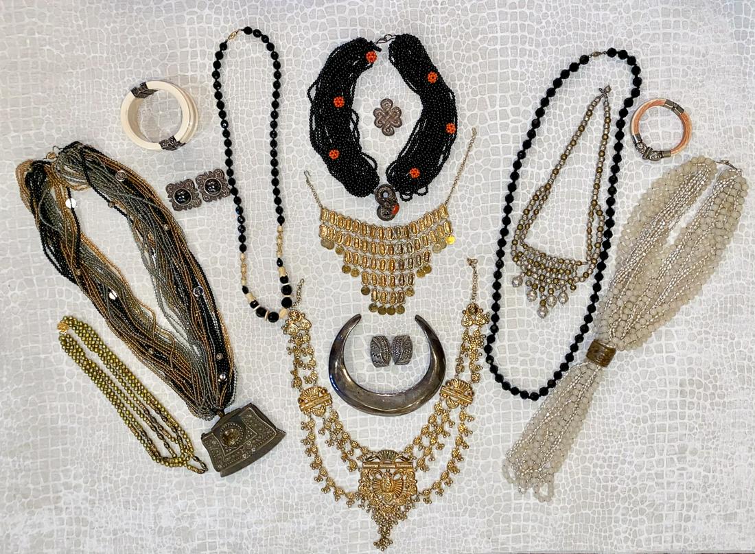 Lot Of Indonesian Jewelry: 3 Beaded Pieces With Sterling Marks And Seahorse Embossed Clasps. Choker And Earrings Marked 925: Choker Is 3.2 Ozt And Earrings Are .835 Ozt. Necklaces Are Hardstone, Semi-precious Stones With Onyx O